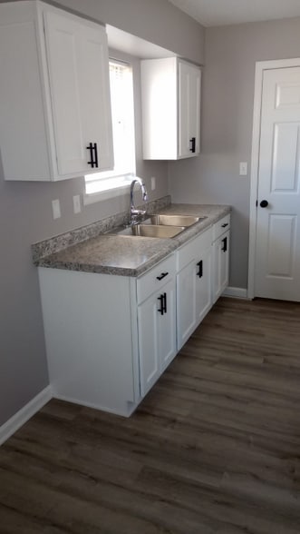 Primary Photo - 215 Snead Dr