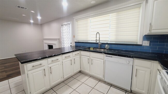 Building Photo - 16002 Maple Acres Ct