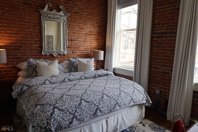 Building Photo - 101 S Wayne St