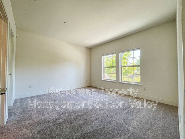 Building Photo - 37549 Willow St
