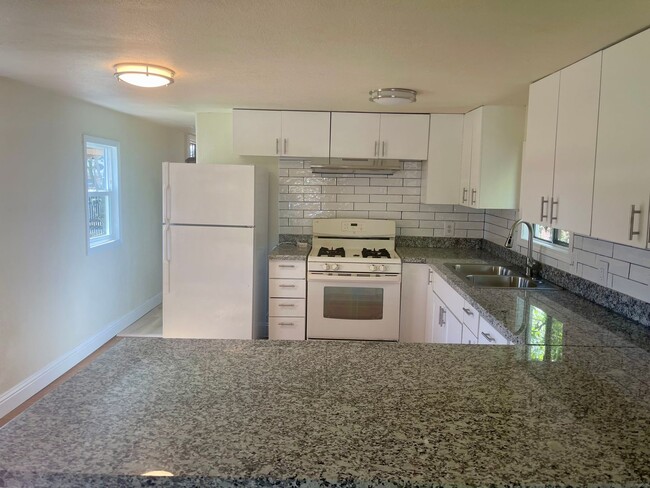 Primary Photo - ***$500 MOVE IN CREDIT***Home on secluded ...