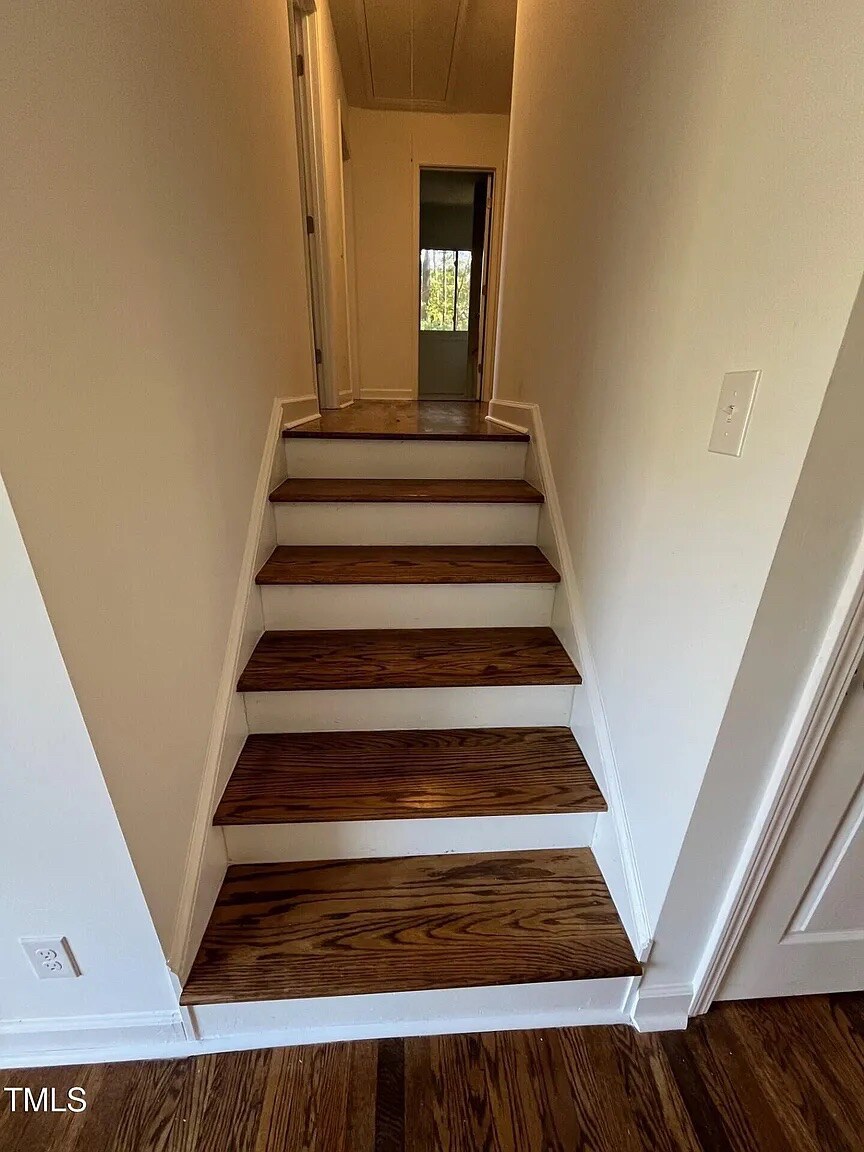 Building Photo - Room in House on Forge Rd