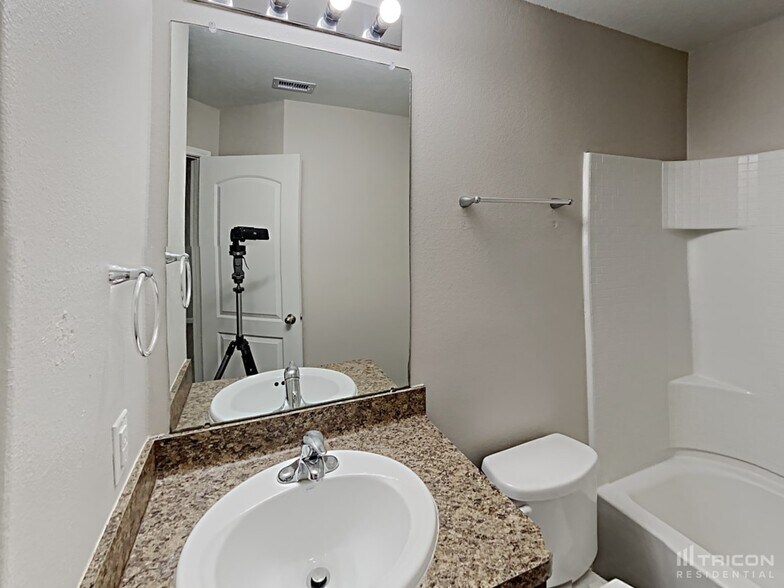 Building Photo - 2906 Trawler Pl