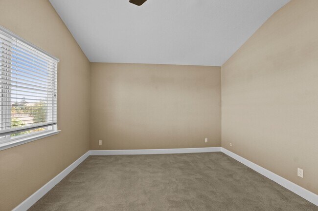 Building Photo - 743 Calico Trail