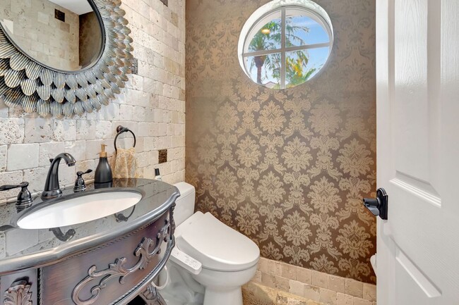 Building Photo - 17274 Ventana Dr