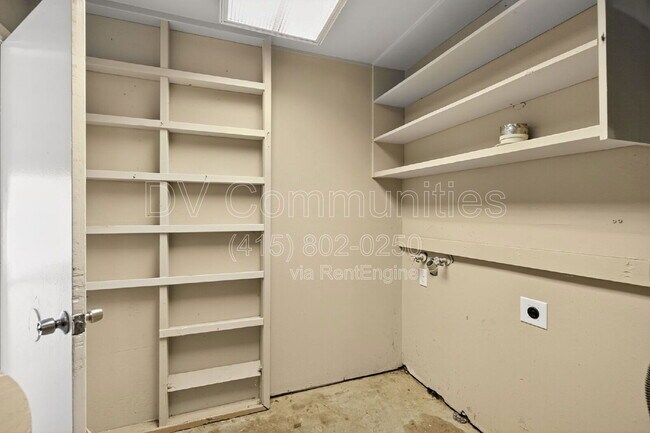 Building Photo - 7922 Coolgrove Dr