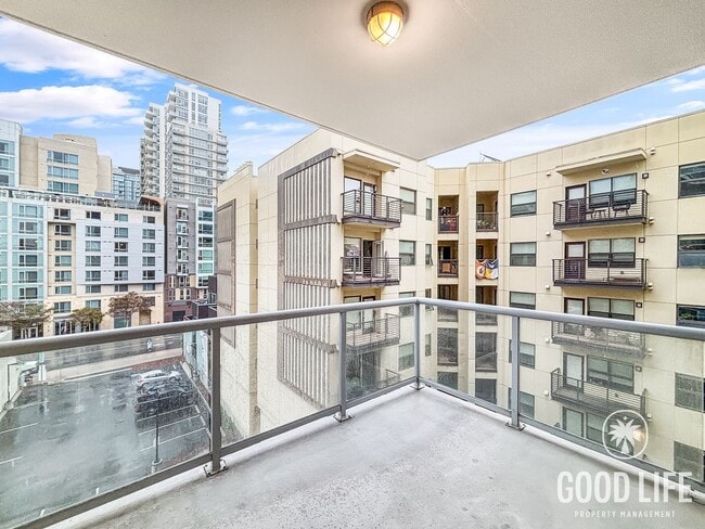 Building Photo - Stunning 1BD/1BA Condo in East Village W/ A/C, W/D, Rooftop Deck, Padres Stadium View, Community ...