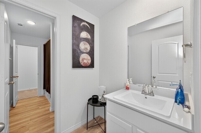 Building Photo - 21624 Elmheart Dr