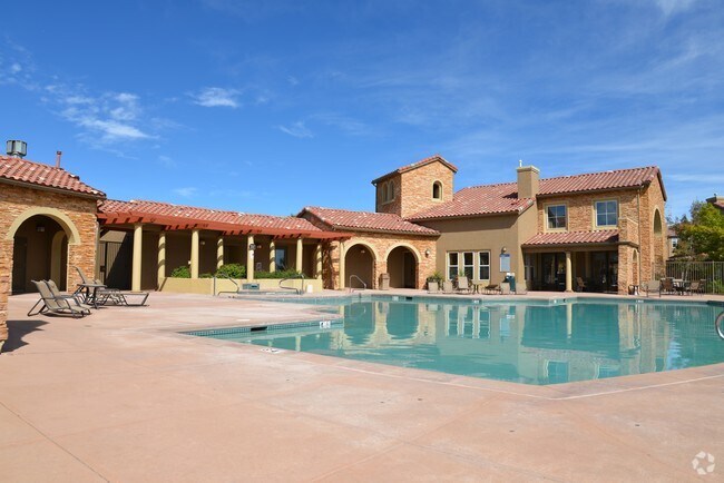 Pool - Camden Interlocken