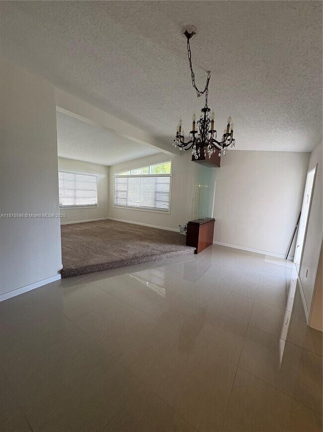 Building Photo - 850 NW 168th Terrace