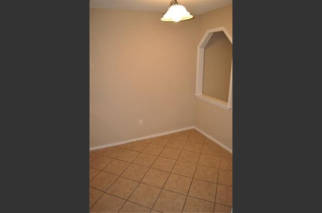 Building Photo - 3814 Cibolo Dr