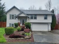 Building Photo - 4 bedroom 2.75 bath, Huge Fenced Yard with Landscaping Included!!