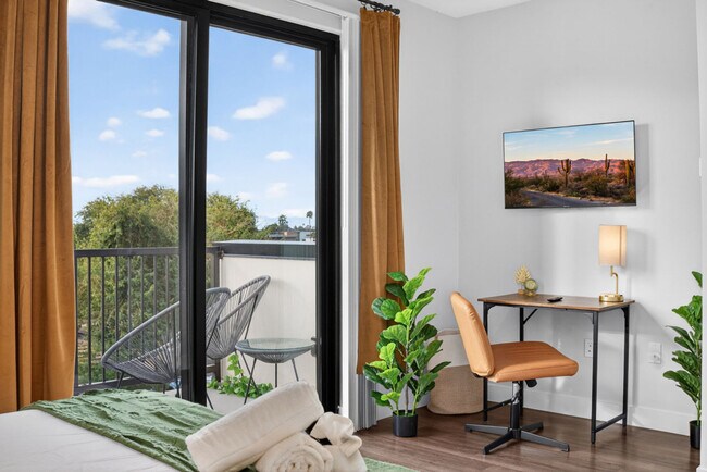 Building Photo - 4225 N 32nd Pl