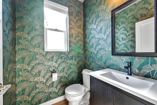 Building Photo - 2 BED & 2.5 BATH TOWNHOUSE FOR RENT