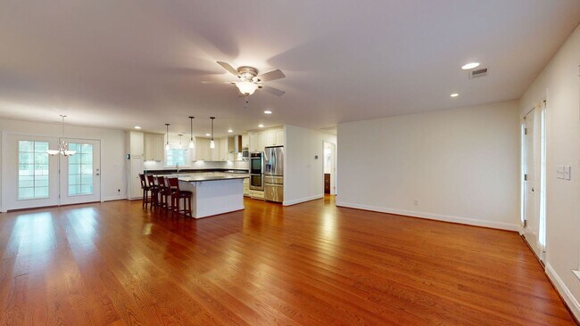 Building Photo - 202 Tidewater Dr