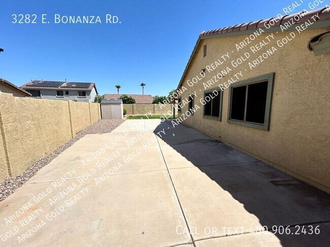Building Photo - 3282 E Bonanza Rd