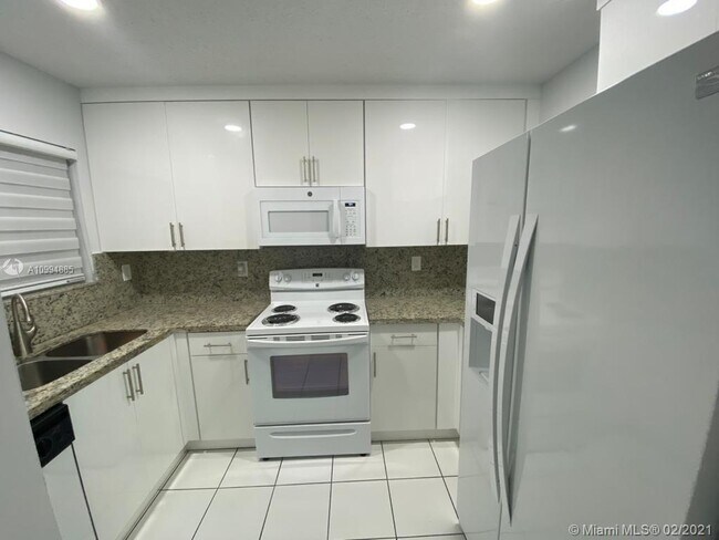 Building Photo - 312 NW 114th Ave