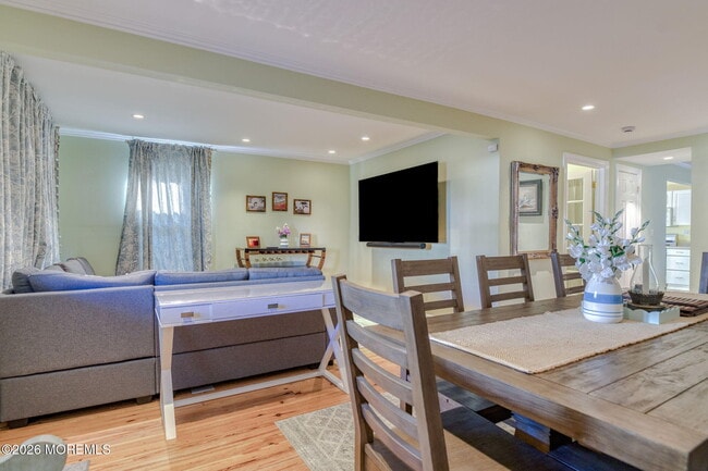 Building Photo - 26 Heck Ave