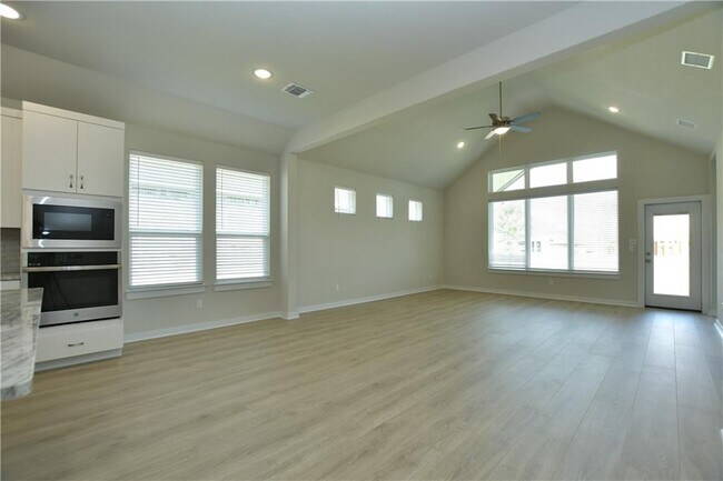 Building Photo - 145 High Plains Dr