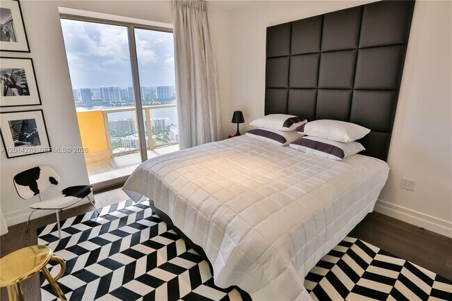 Building Photo - 17749 Collins Ave
