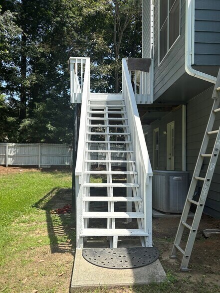 Building Photo - 2700 Fort Daniels Dr