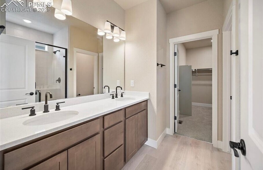 Building Photo - 5409 Sidewinder Dr
