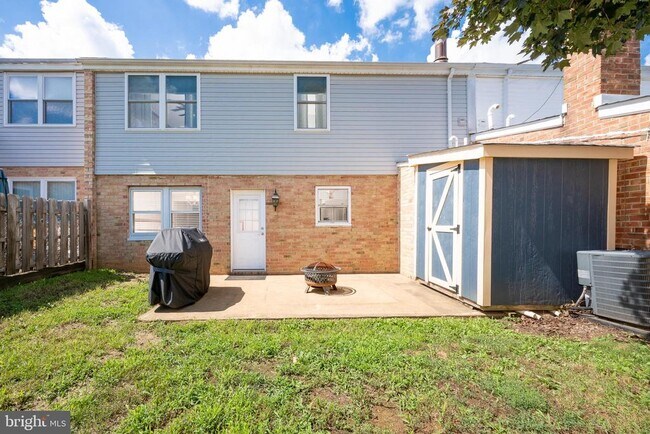 Building Photo - 6517 Jefferson Ct