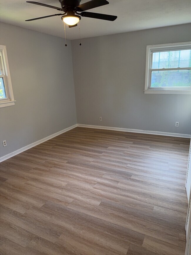 Building Photo - 4064 Johnstown Dr