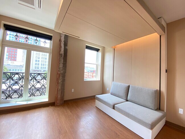 Building Photo - 83 Hanover St