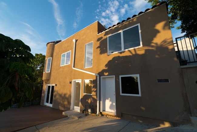 Outside of the house - 1339 Quintero St