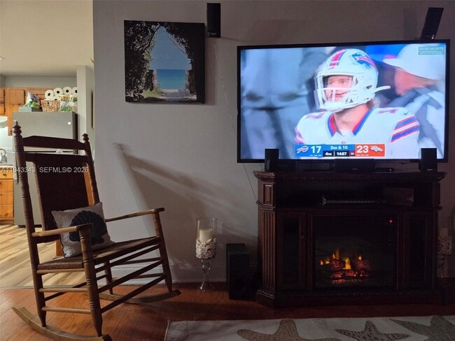 Building Photo - 1866 9th Pl