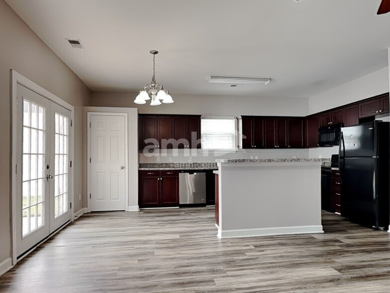 Building Photo - 15 Summer Hill Ct