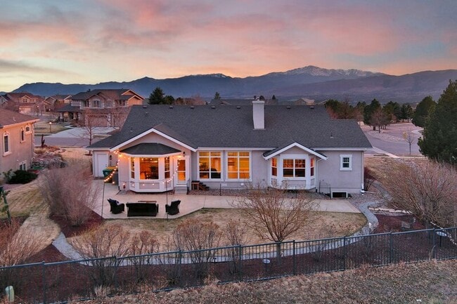 Building Photo - 10071 Clovercrest Dr