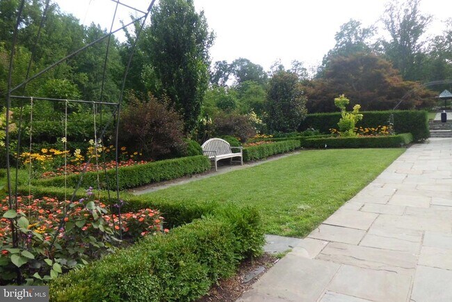 Building Photo - 3808 Delano St