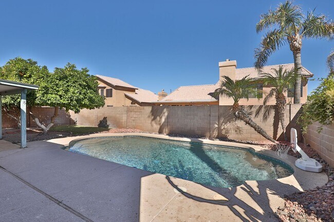 Building Photo - Pet Friendly 5-bedroom, 3 bath Home w/ Pool and Finished Basement