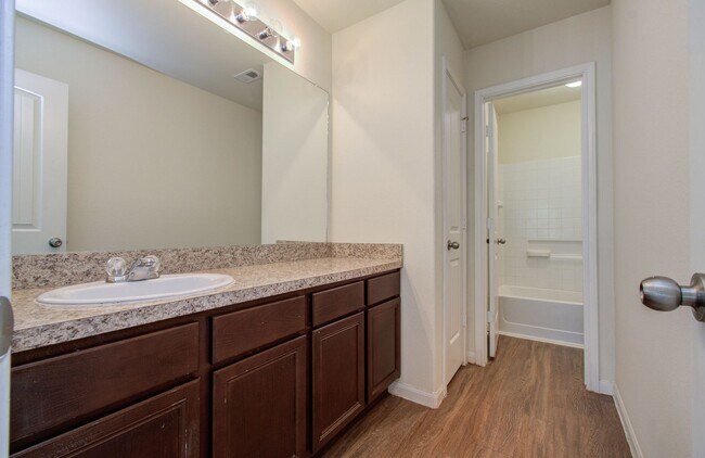 Building Photo - Open Layout & Large Backyard in Houston’s Evergreen Villas – 3 Beds, 2½ Baths