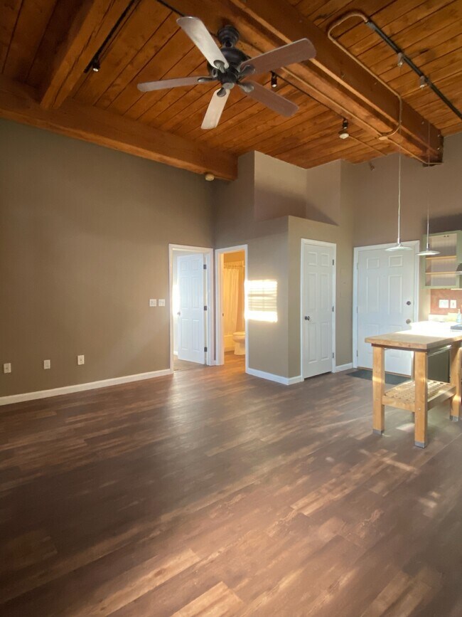 New flooring - 156 Front St