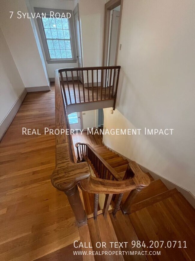 Building Photo - 7 Sylvan Rd