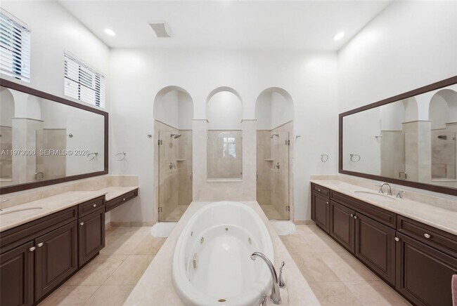 Building Photo - 9564 Exbury Ct