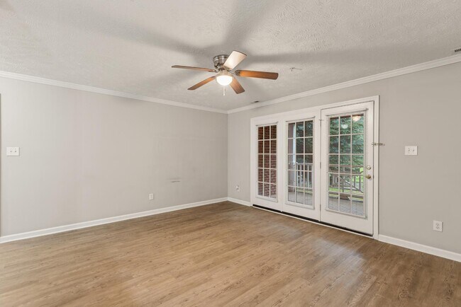 Building Photo - 390 Bubble Creek Ct