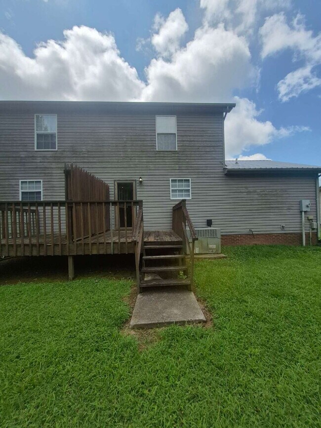 Building Photo - 825 Decoy Ct