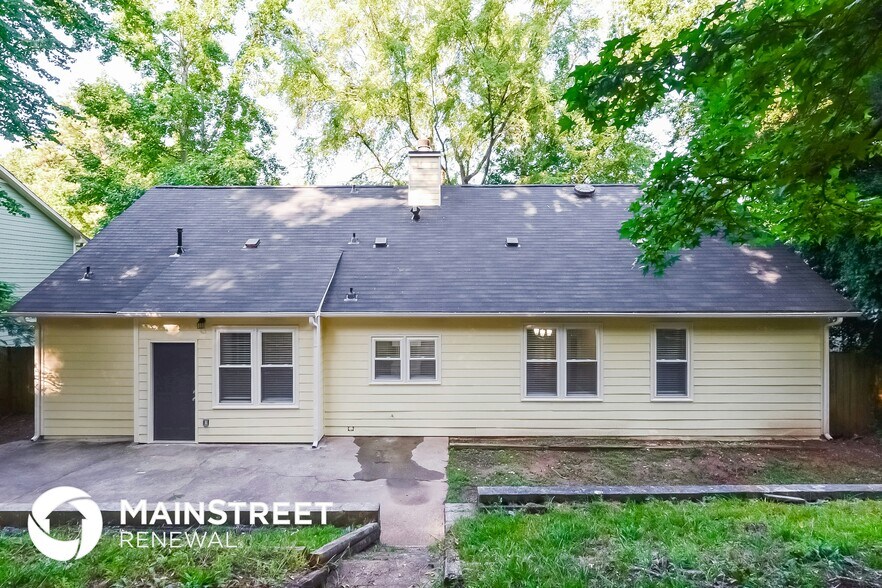 Building Photo - 11050 Shannon Cir