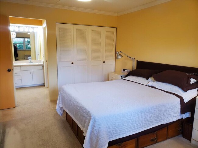 Building Photo - 1403 Arrowhead Cir W