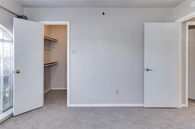 Building Photo - 7020 Stonybrooke Dr