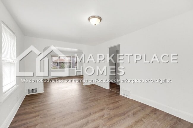 Building Photo - 7906 Dorver Ave