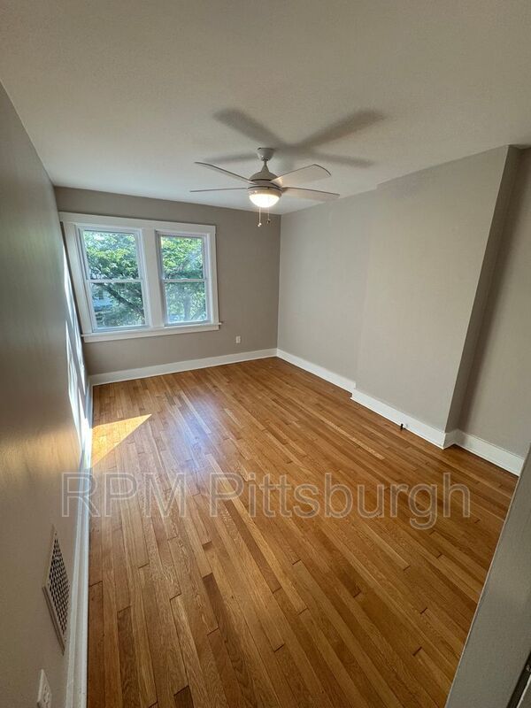 Building Photo - 107 N Meadowcroft Ave