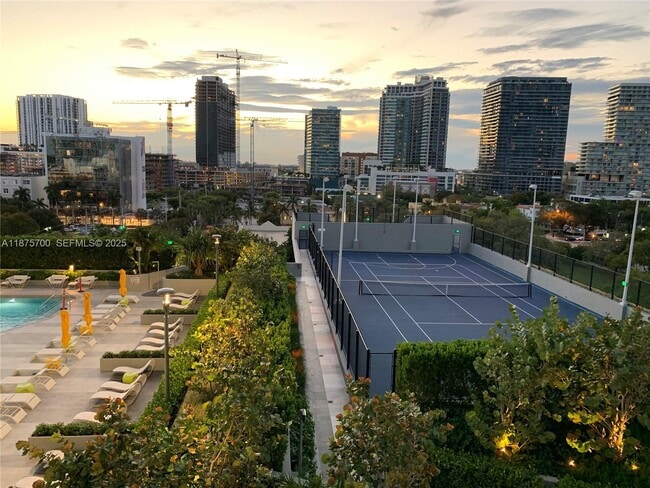 Building Photo - 501 NE 31st St