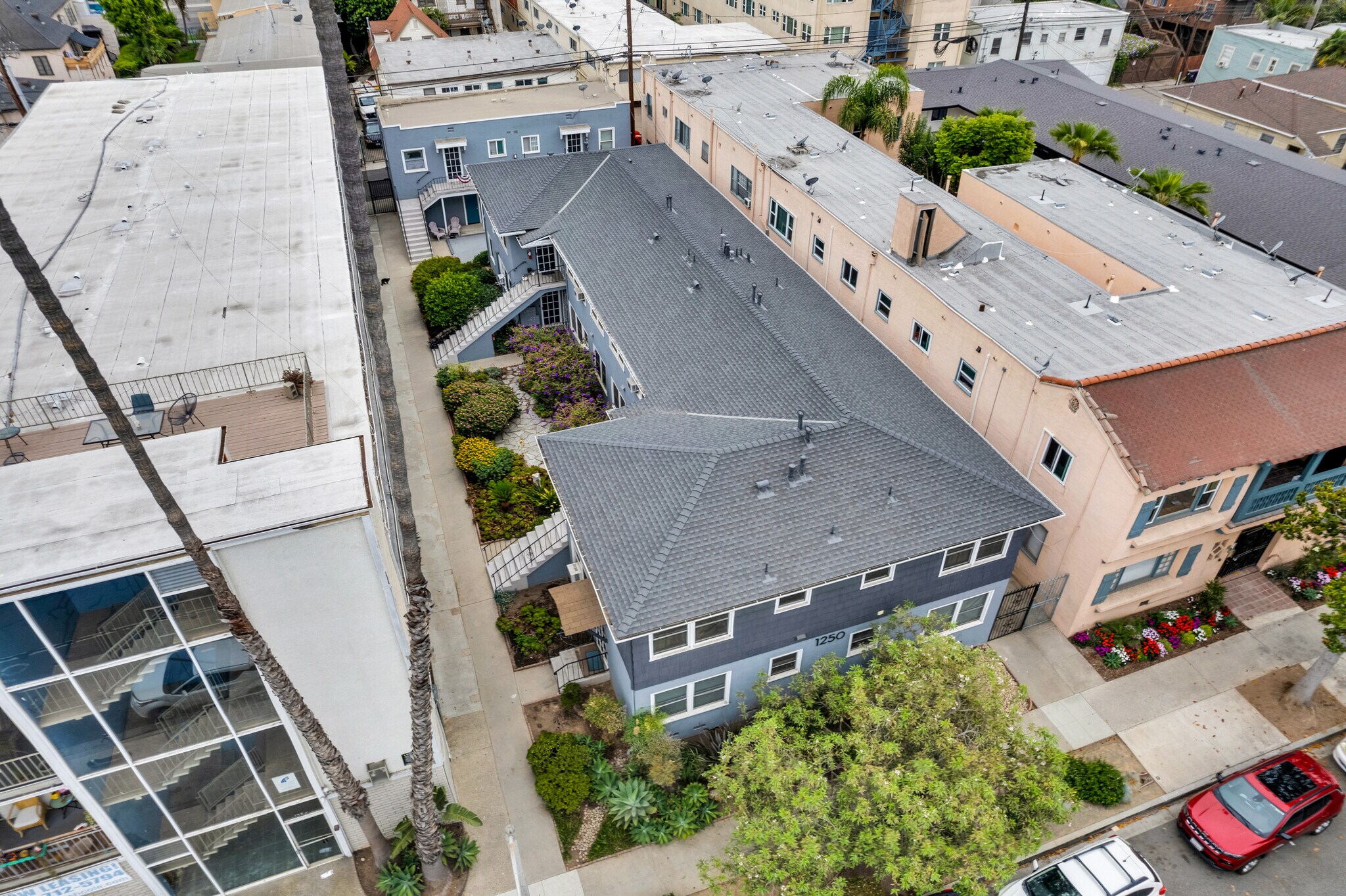 Building Photo - 1250 E 1st St