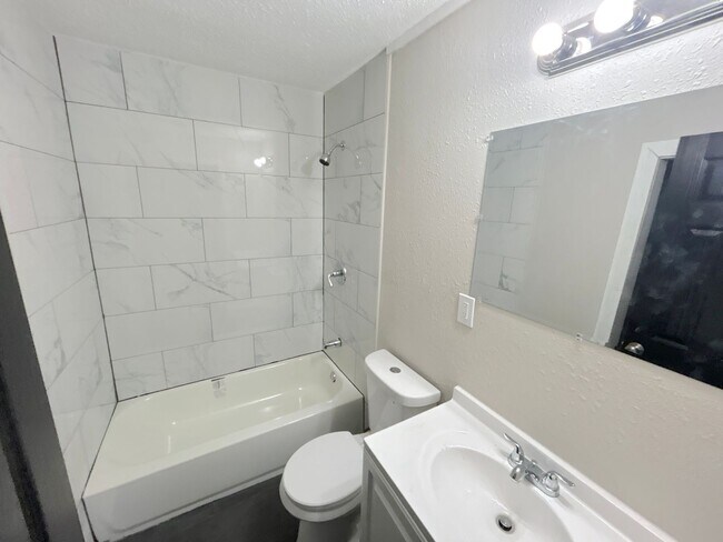 Building Photo - 2971 Forrest Ave