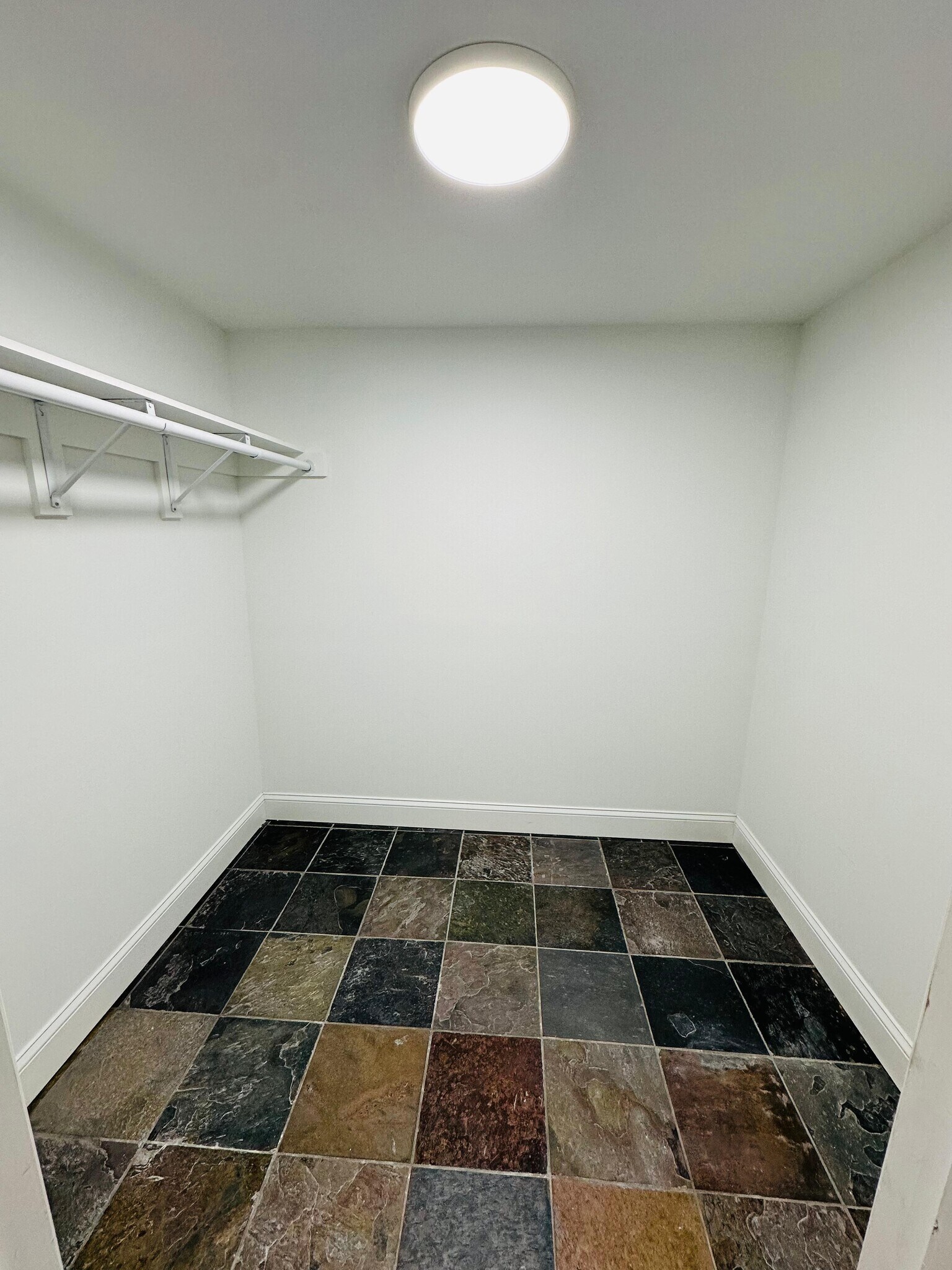 Building Photo - 21424 Glebe View Dr